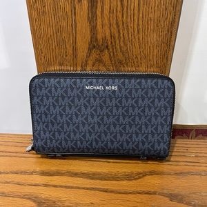 NWT Michael Kors Money Bag Wallet